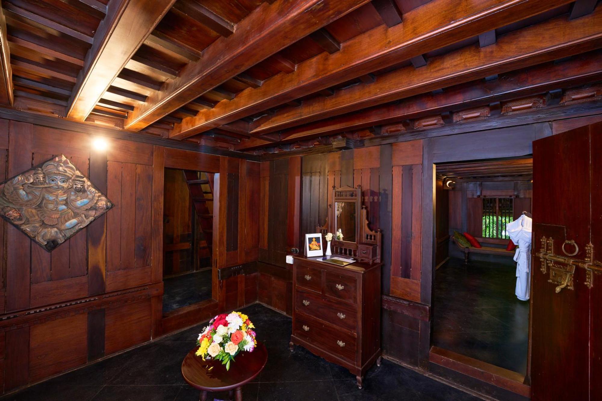 The Leela Ashtamudi, A Raviz Hotel Колам Екстериор снимка Interior of the house