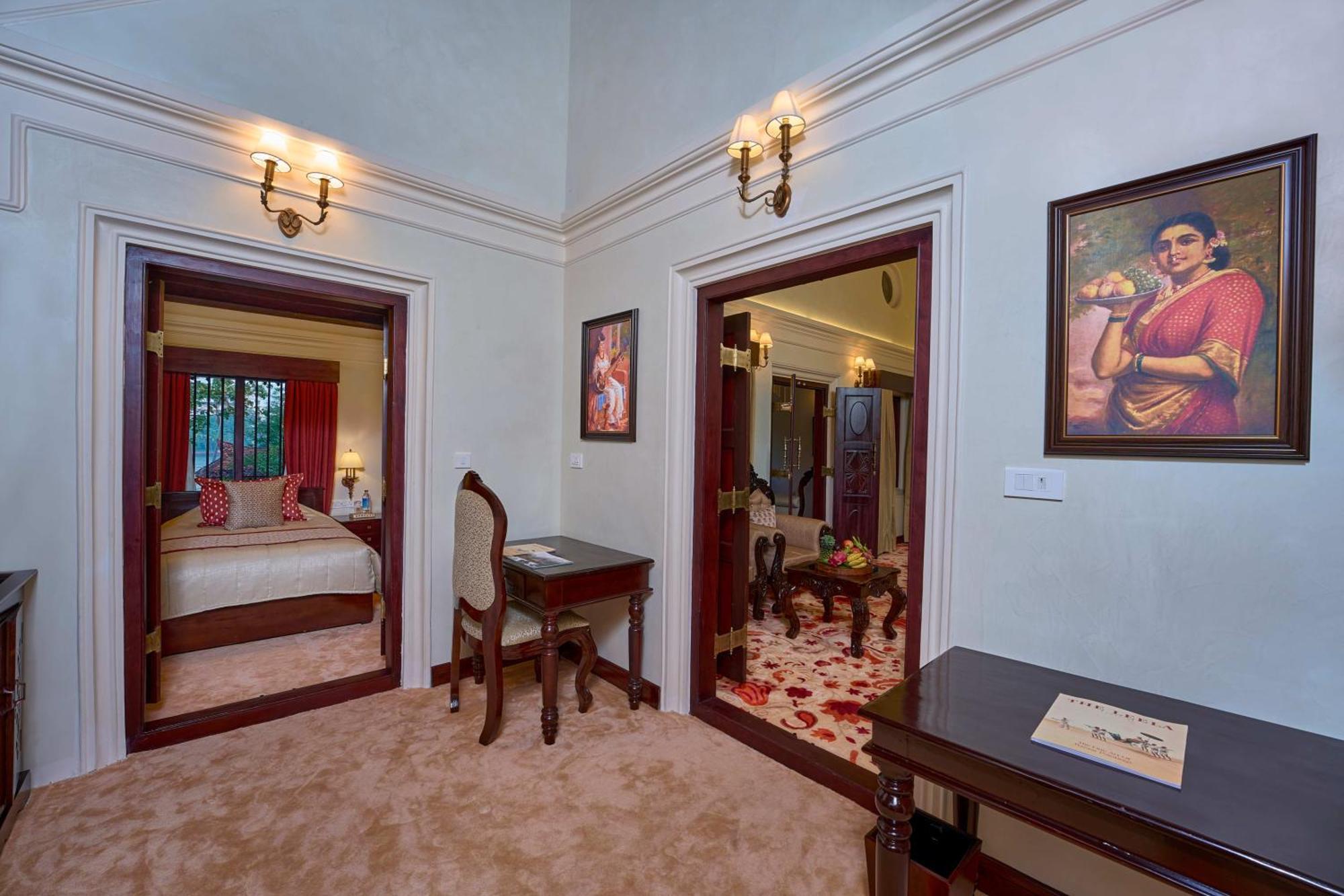 The Leela Ashtamudi, A Raviz Hotel Колам Екстериор снимка A suite at the hotel